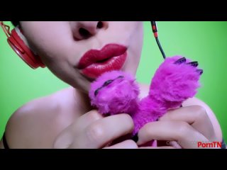 missbella asmr lips - kisses and whispers